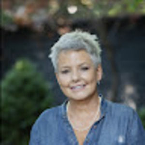 Meet your Posher, Deidra